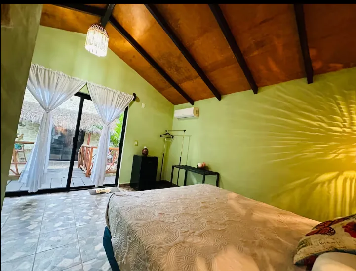 Cabaña Loro — interior